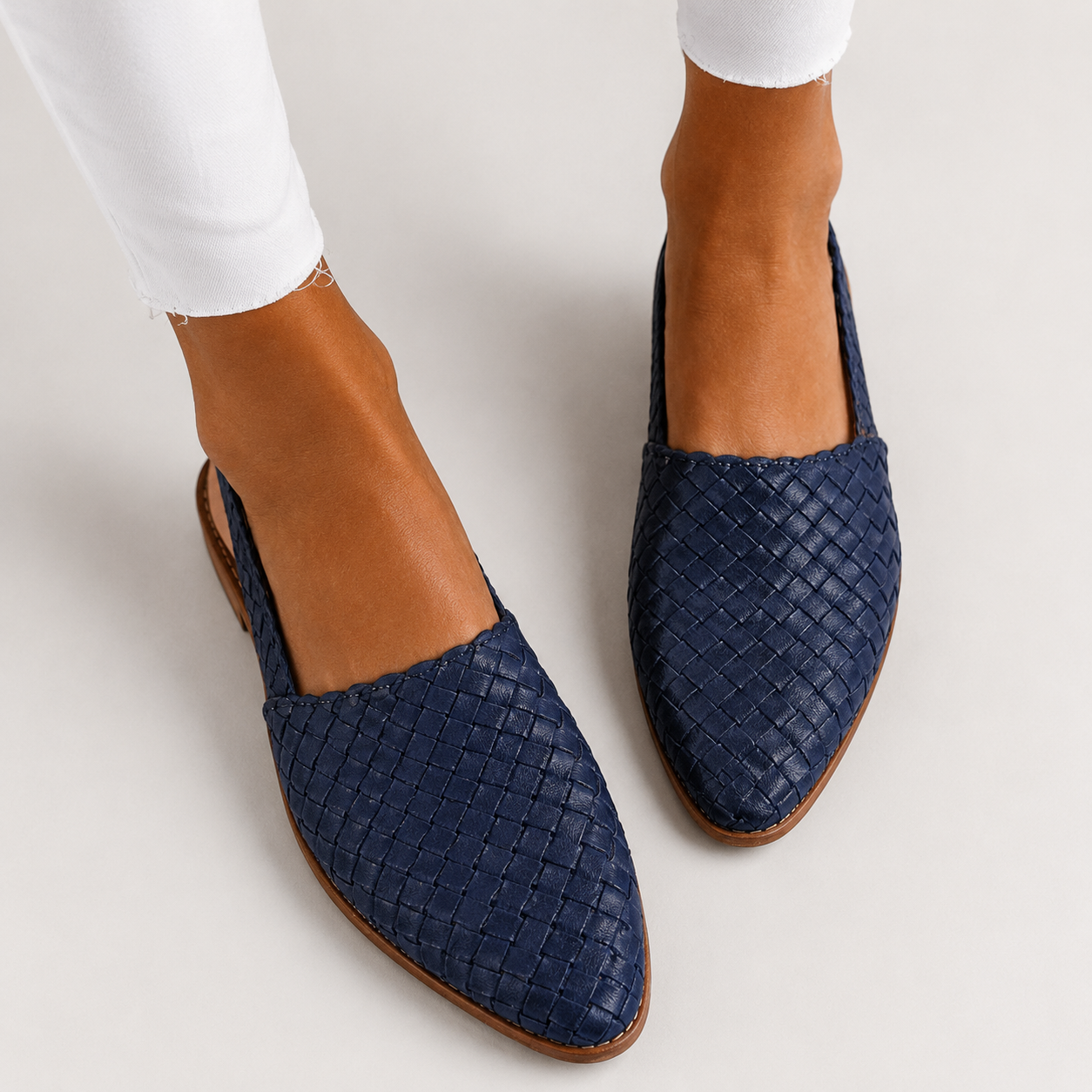 Blue (almost sold out) / US WOMEN 11/11.5